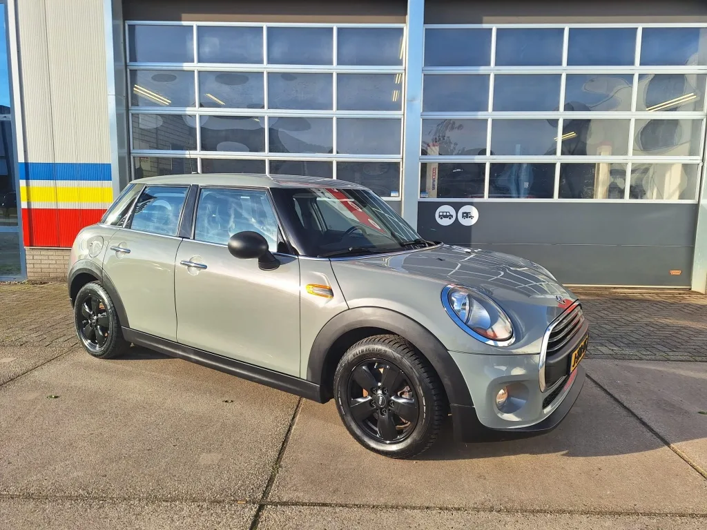 MINI One (2017) — foto 1