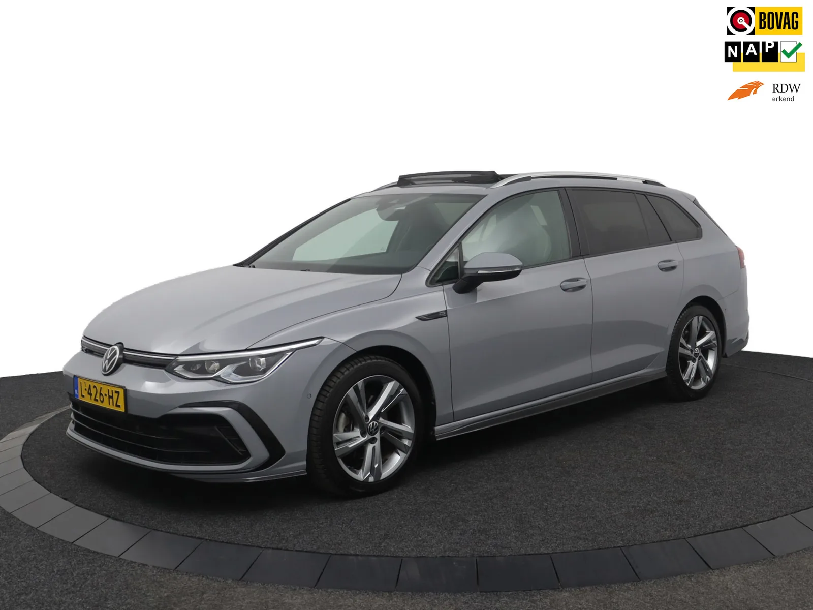 Volkswagen Golf (2021) — foto 1