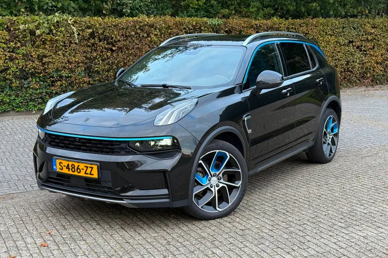 Lynk & Co 01 (2023)
