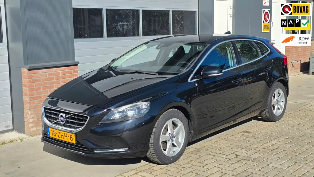 Volvo V40 (2012) — foto 1