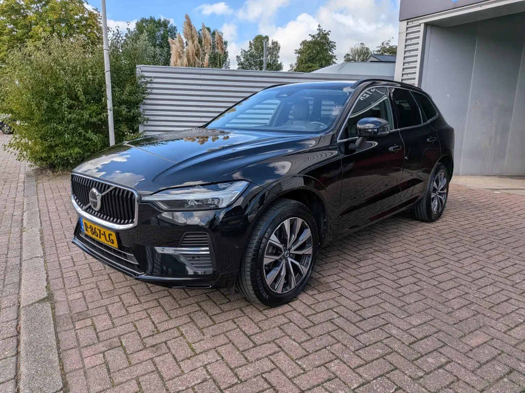 Volvo XC60 (2022) — foto 1