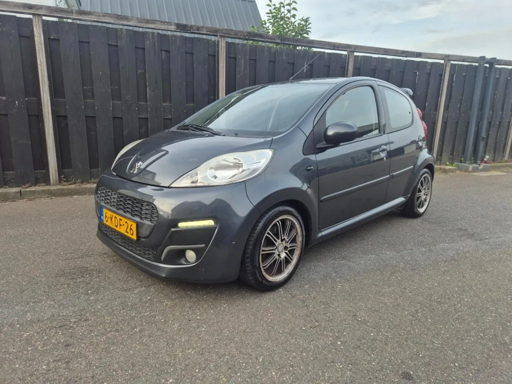 Peugeot 107 (2013) — foto 1