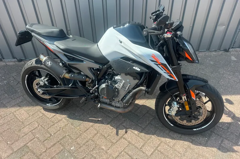 KTM 790 Duke (2023)