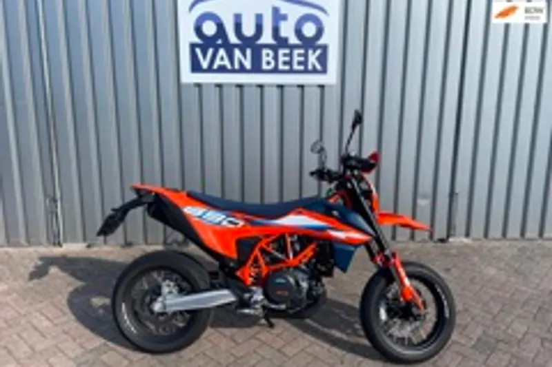 KTM 690 SMC (2023)