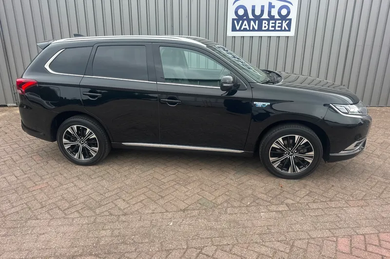 Mitsubishi Outlander (2020)