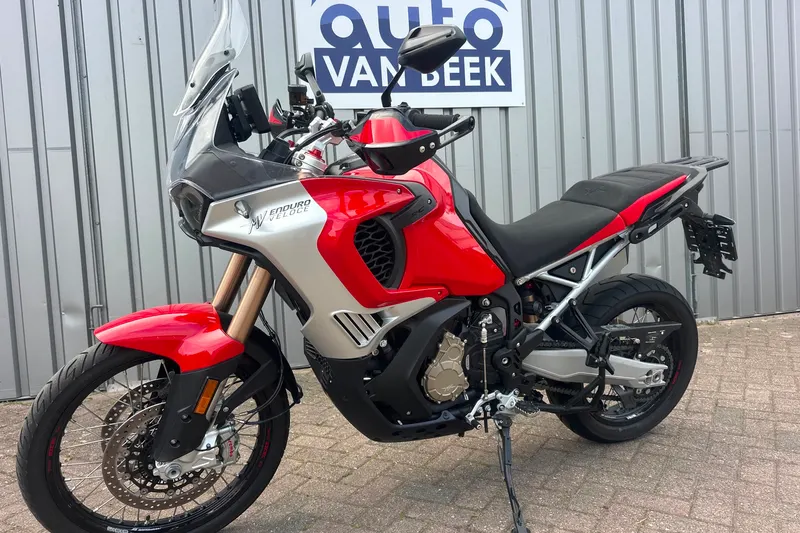 MV Agusta LXP Enduro Veloce (2025)