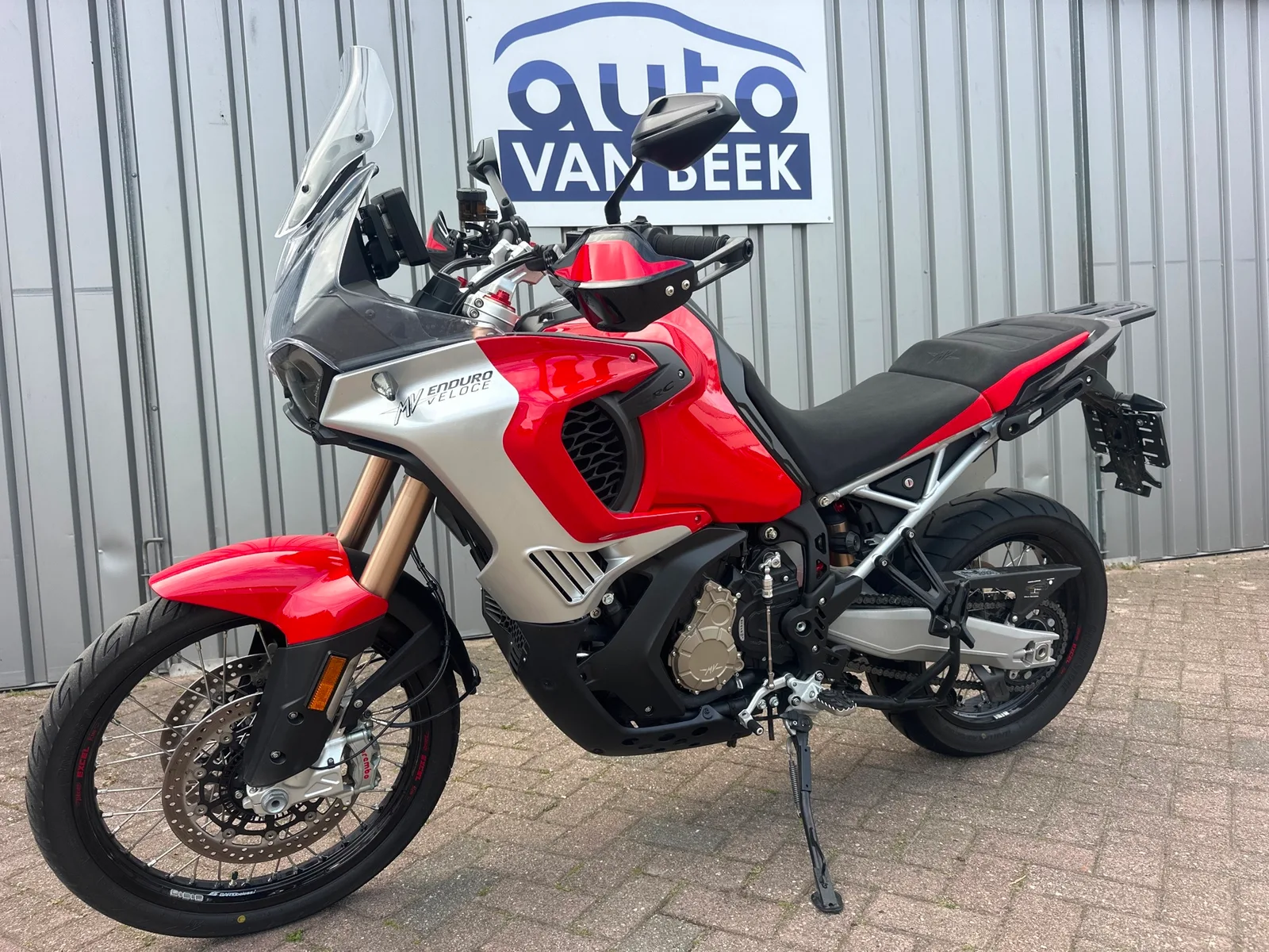 MV Agusta LXP Enduro Veloce (2025) — foto 1