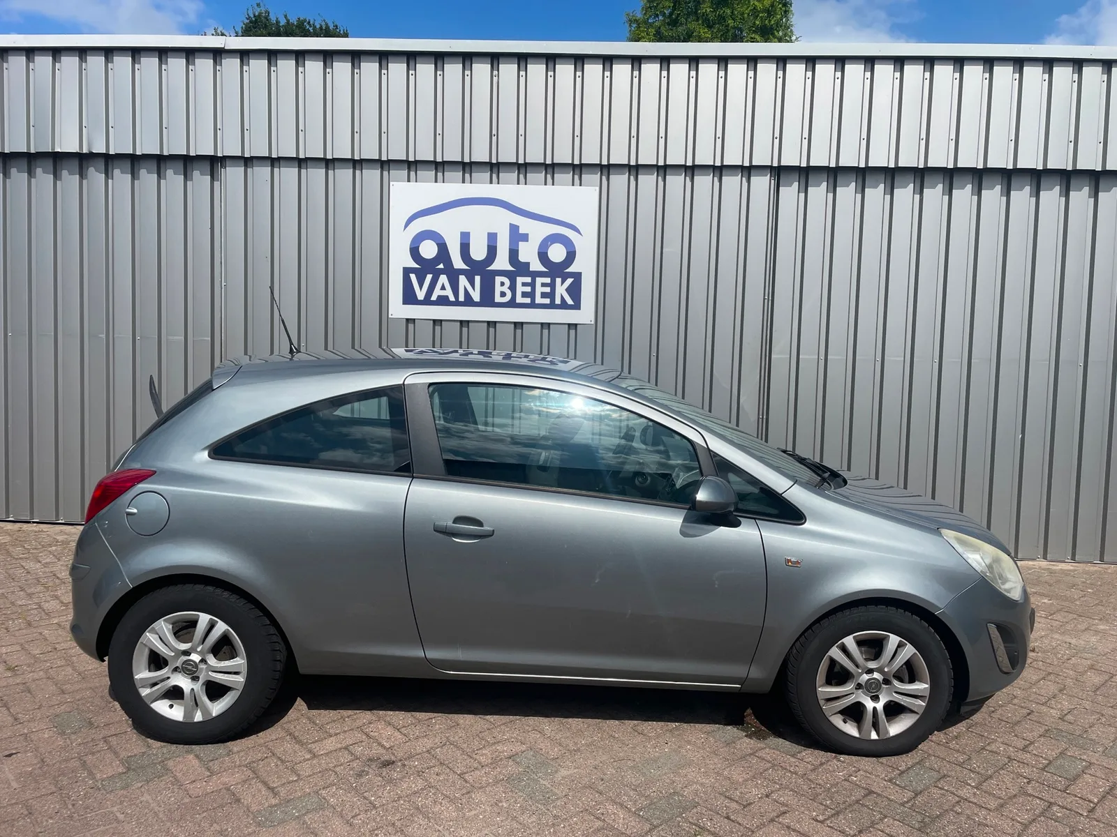 Opel Corsa (2013) — foto 1