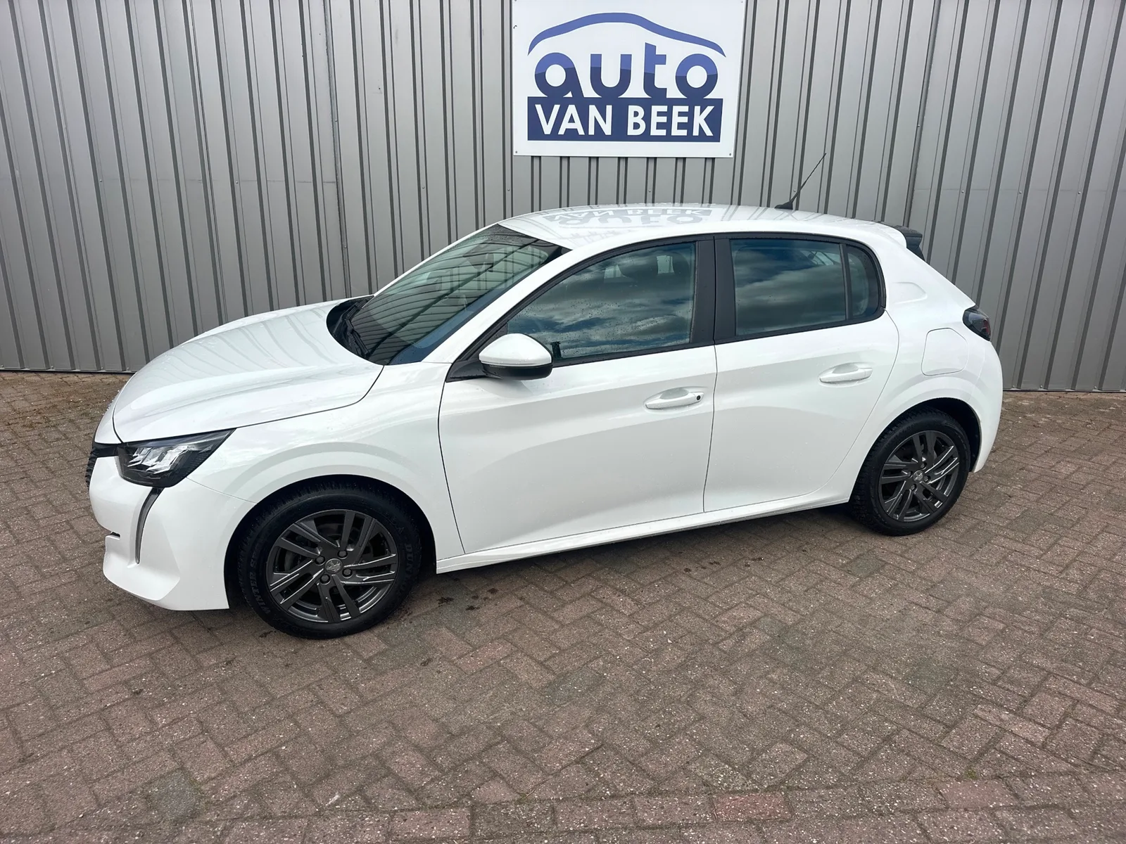 Peugeot 208 (2021) — foto 1
