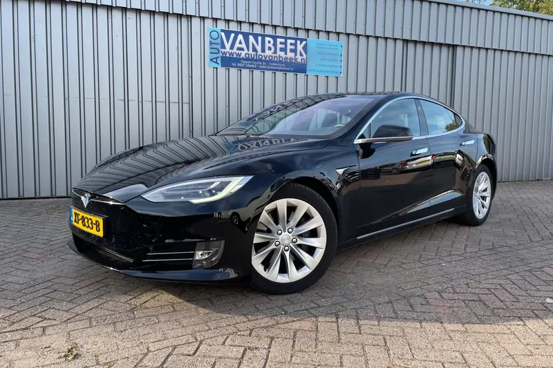 Tesla Model S (2018)