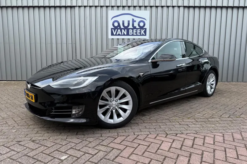 Tesla Model S (2018)