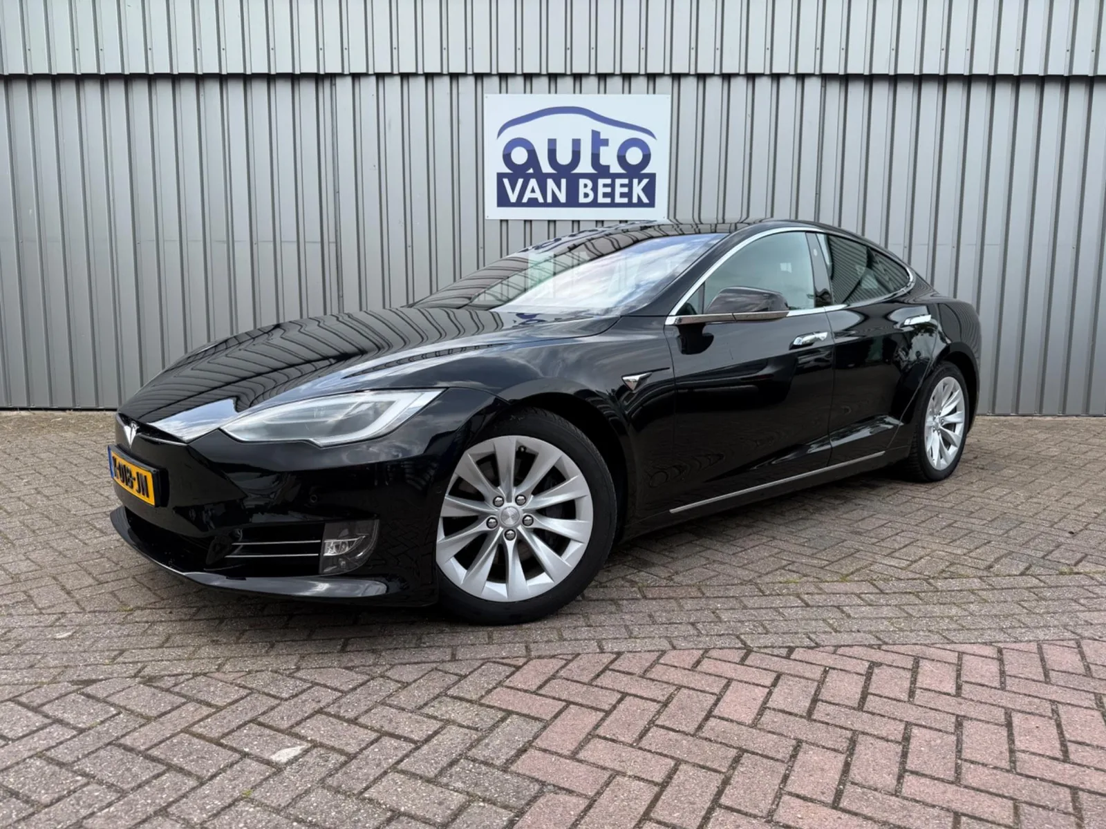 Tesla Model S (2018) — foto 1