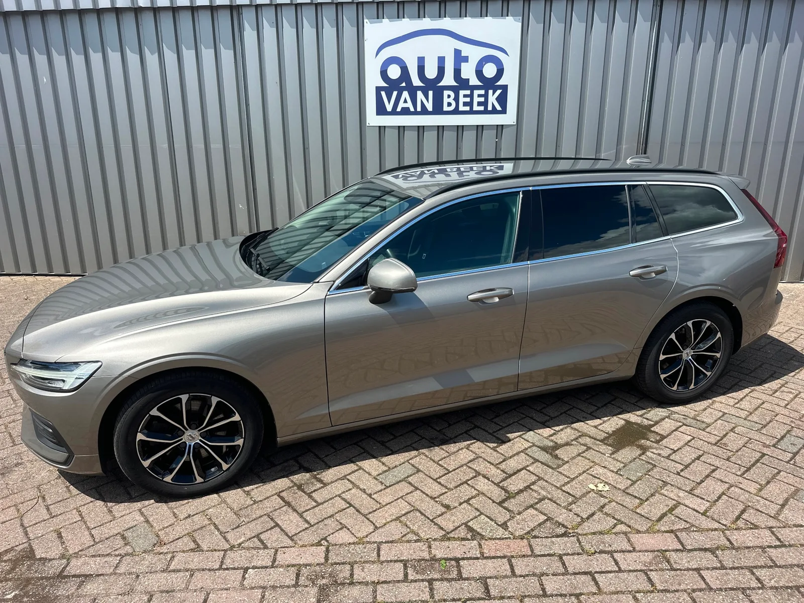 Volvo V60 (2021) — foto 1
