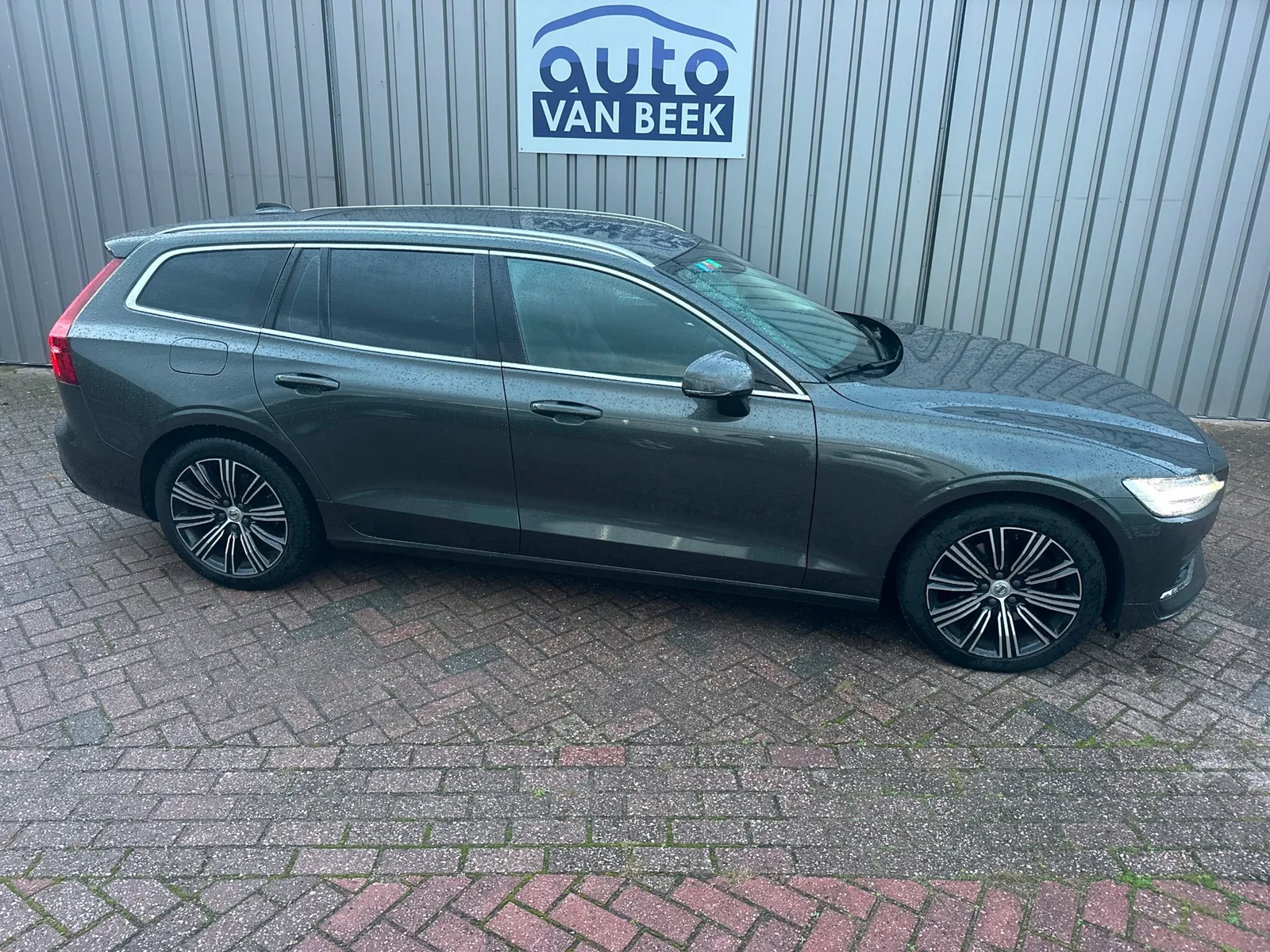 Volvo V60 (2021) — foto 1