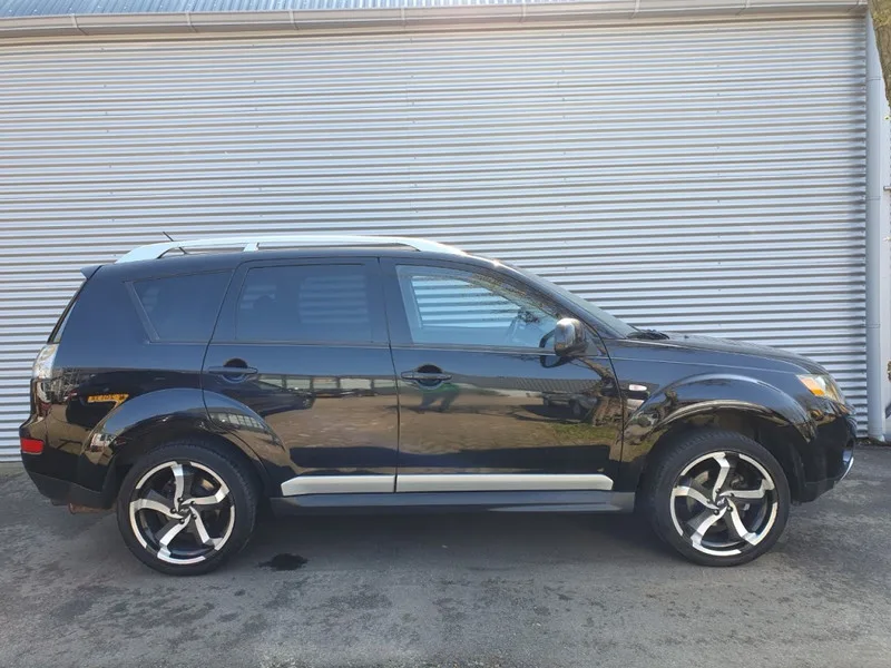 Mitsubishi Outlander (2009) — foto 1
