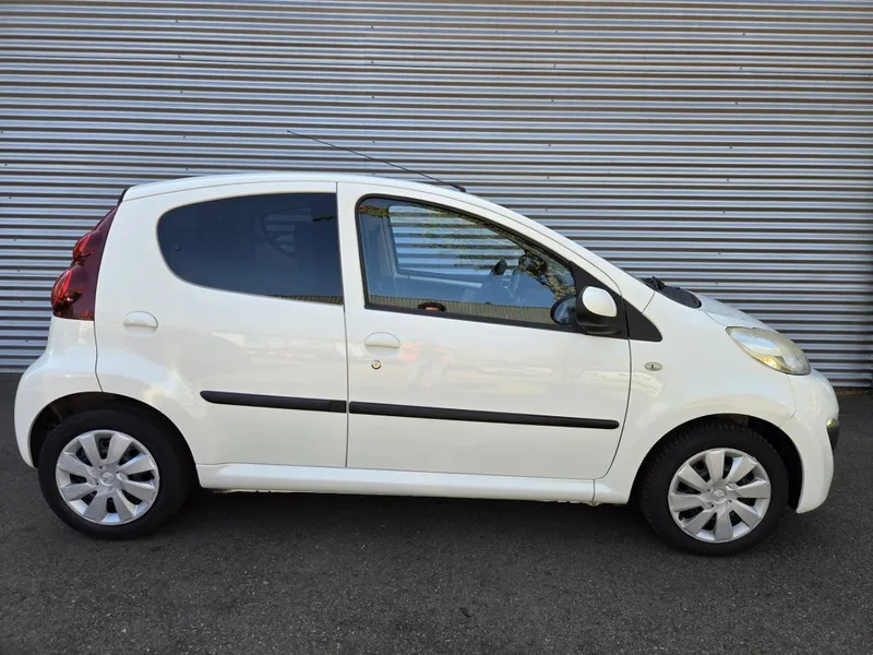 Peugeot 107 (2012) — foto 1