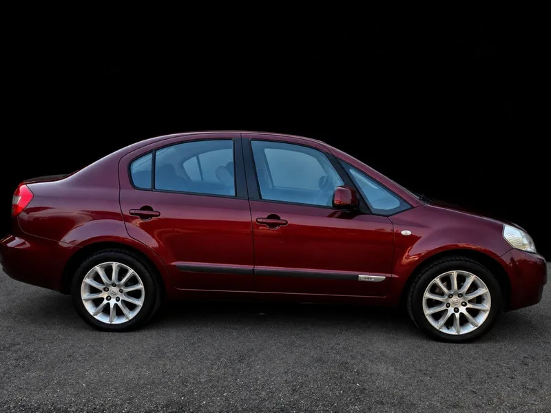 Suzuki SX4 (2010) — foto 1