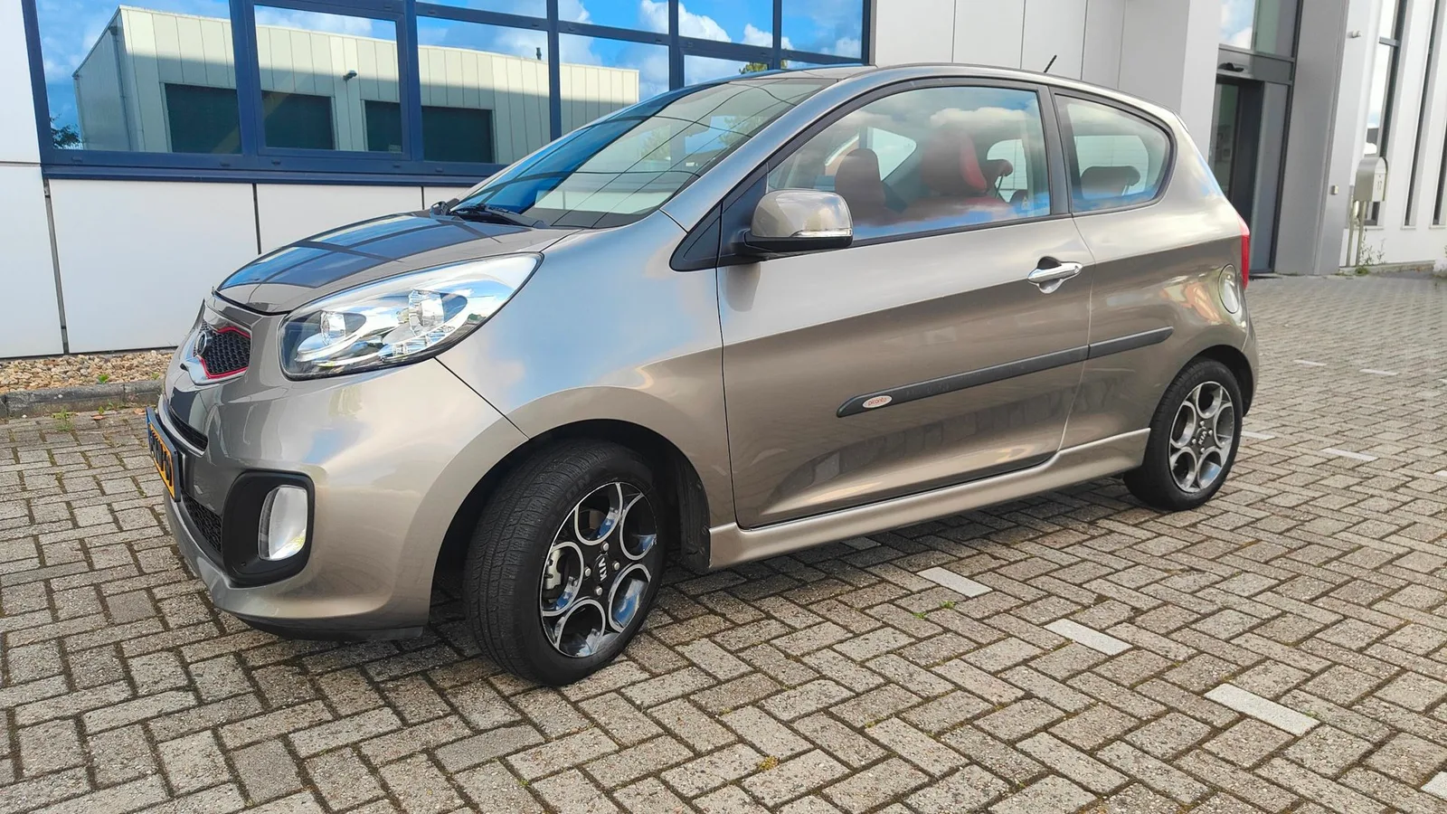 Kia Picanto (2013) — foto 1