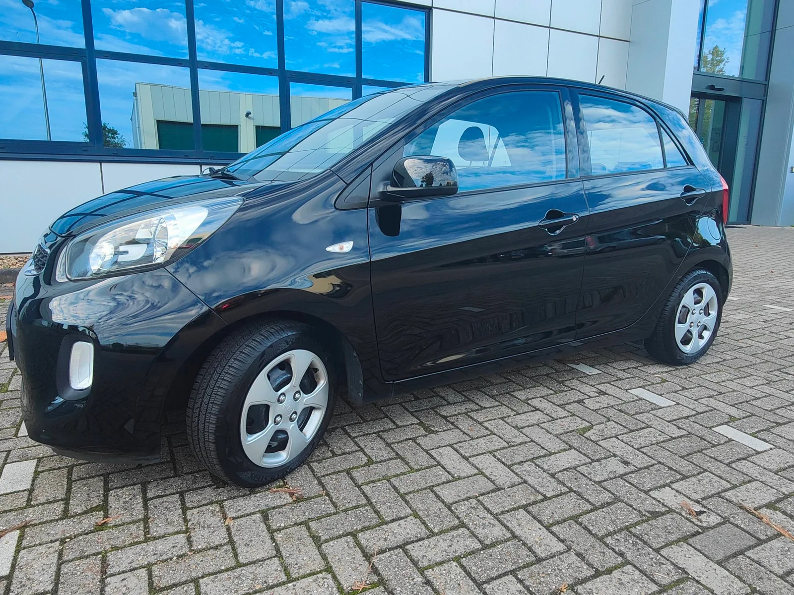 Kia Picanto (2016) — foto 1