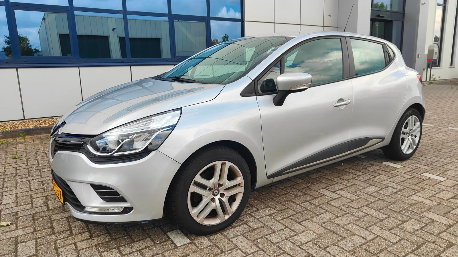 Renault Clio (2017) — foto 1