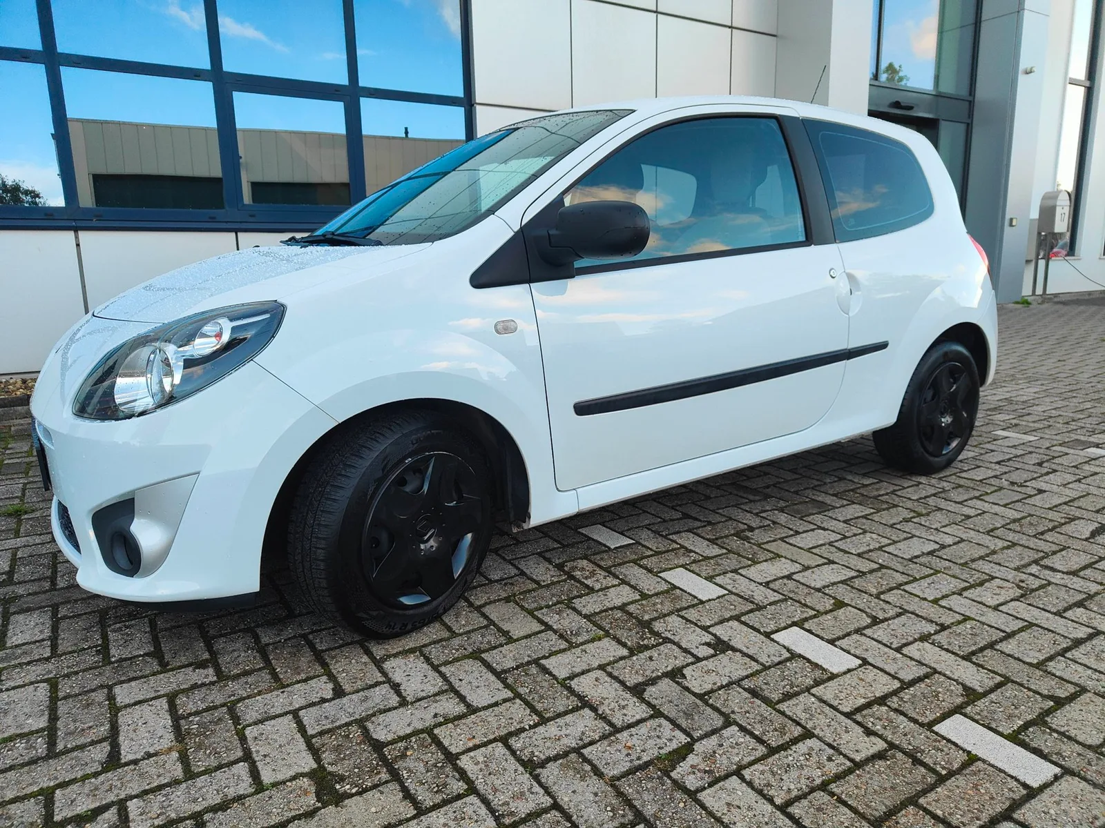 Renault Twingo (2010) — foto 1