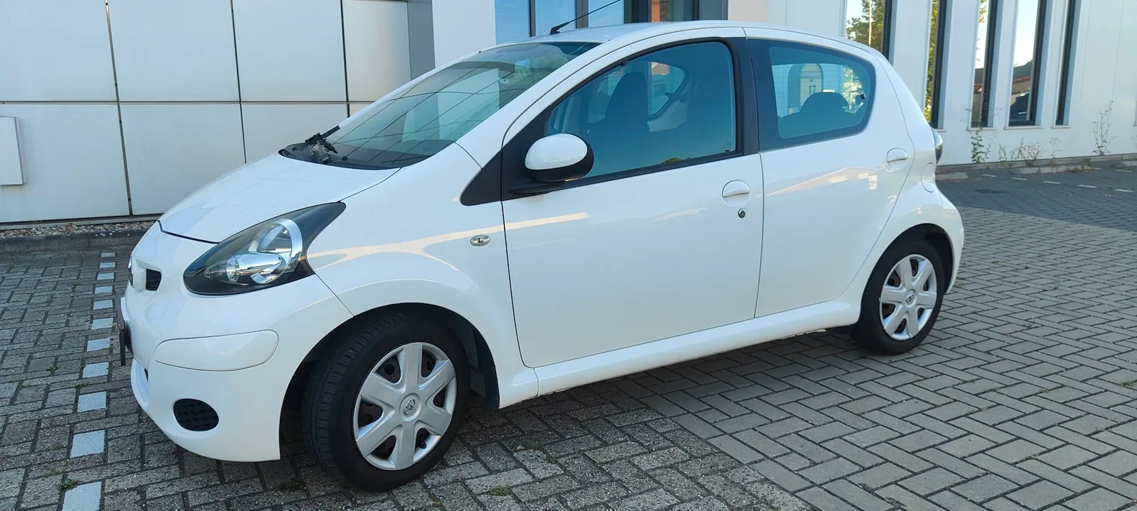 Toyota Aygo (2010) — foto 1