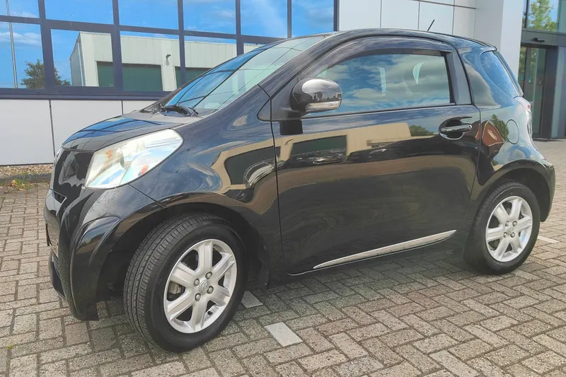 Toyota IQ (2010)