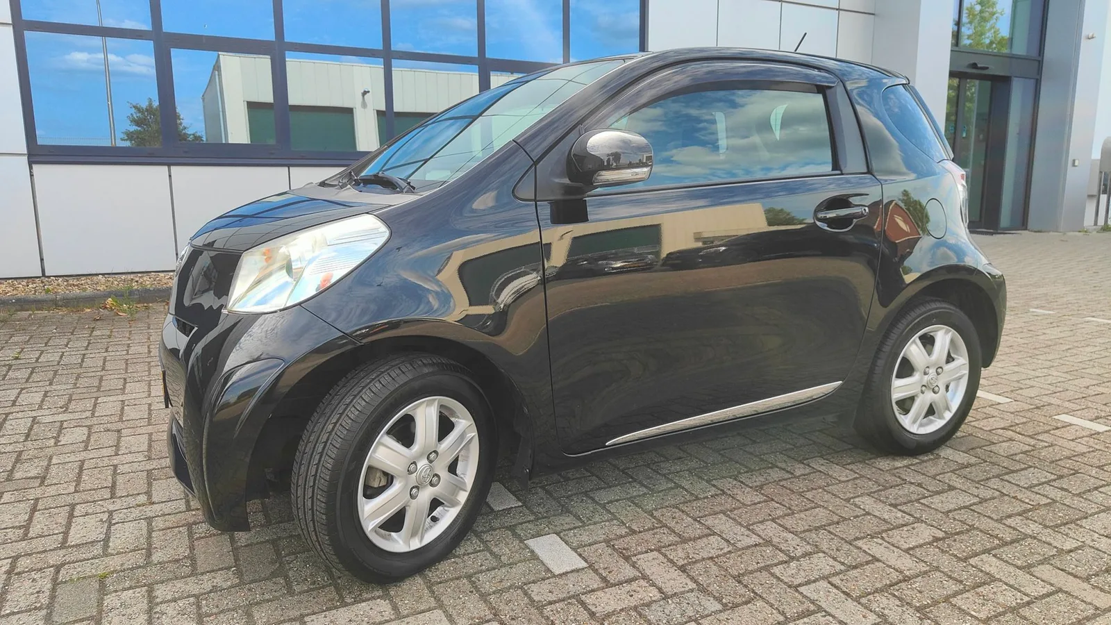Toyota IQ (2010) — foto 1