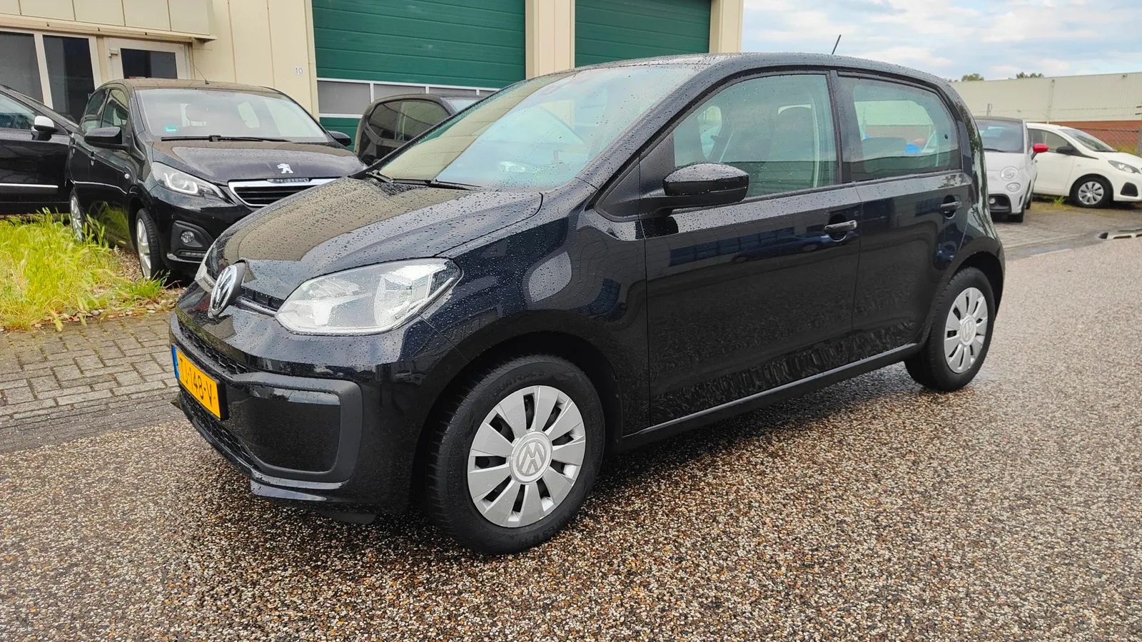 Volkswagen Up! (2018) — foto 1