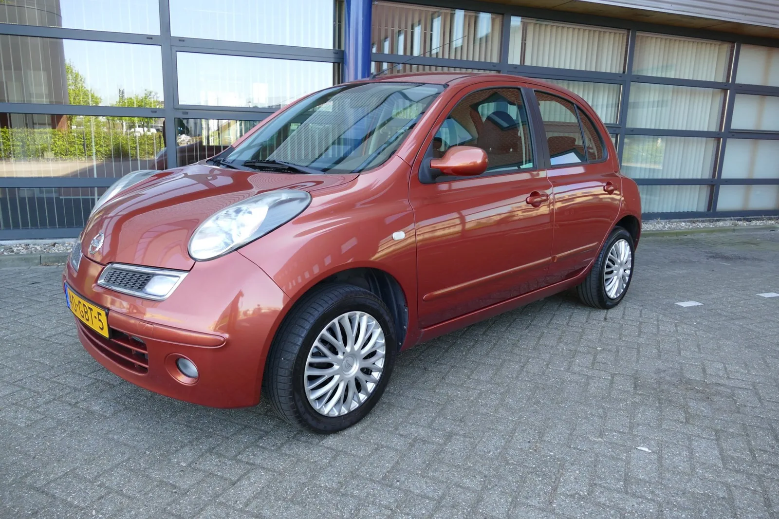 Nissan Micra (2008) — foto 1