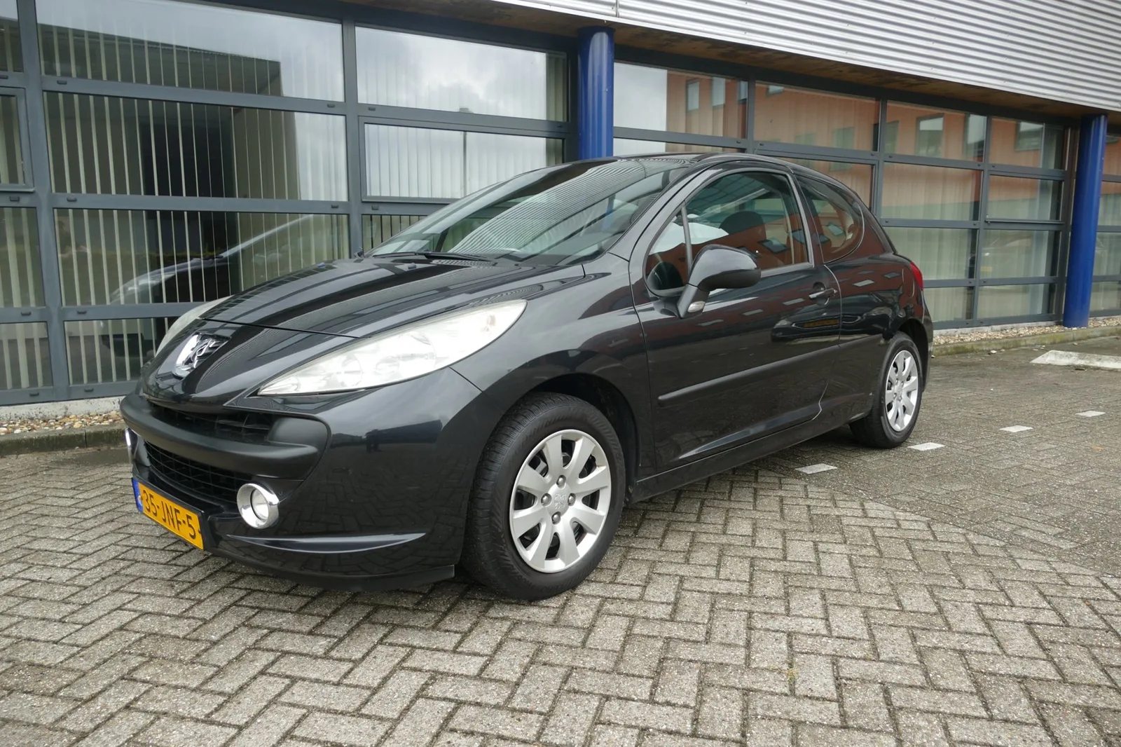 Peugeot 207 (2009) — foto 1
