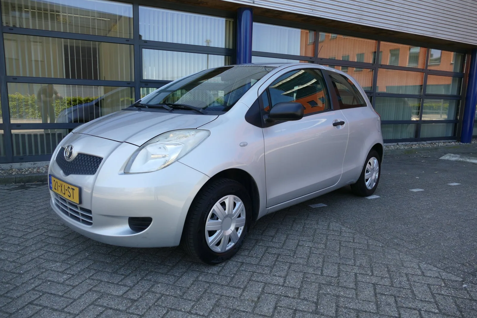 Toyota Yaris (2007) — foto 1