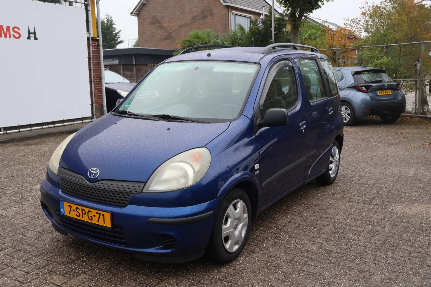 Toyota Yaris Verso (2001) — foto 1