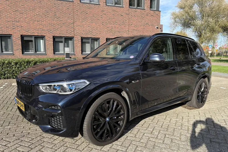 BMW X5 (2022)