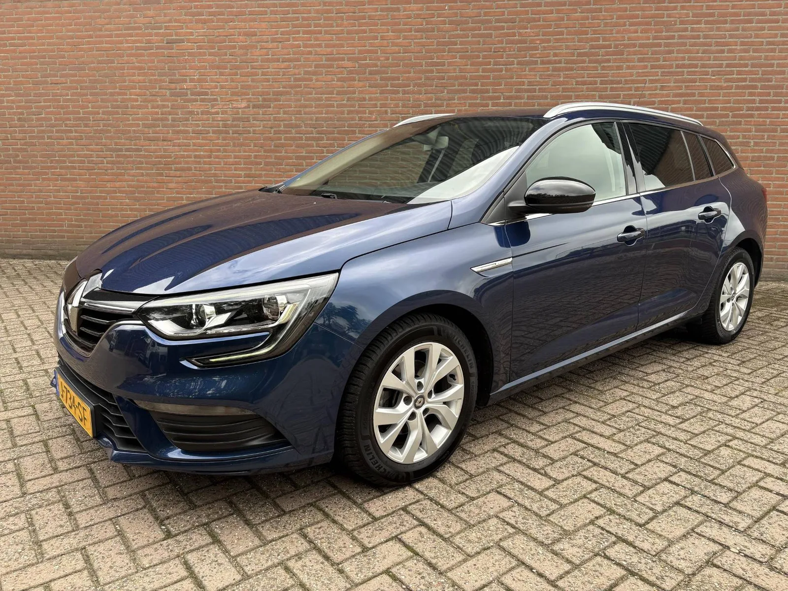 Renault Mégane (2020) — foto 1