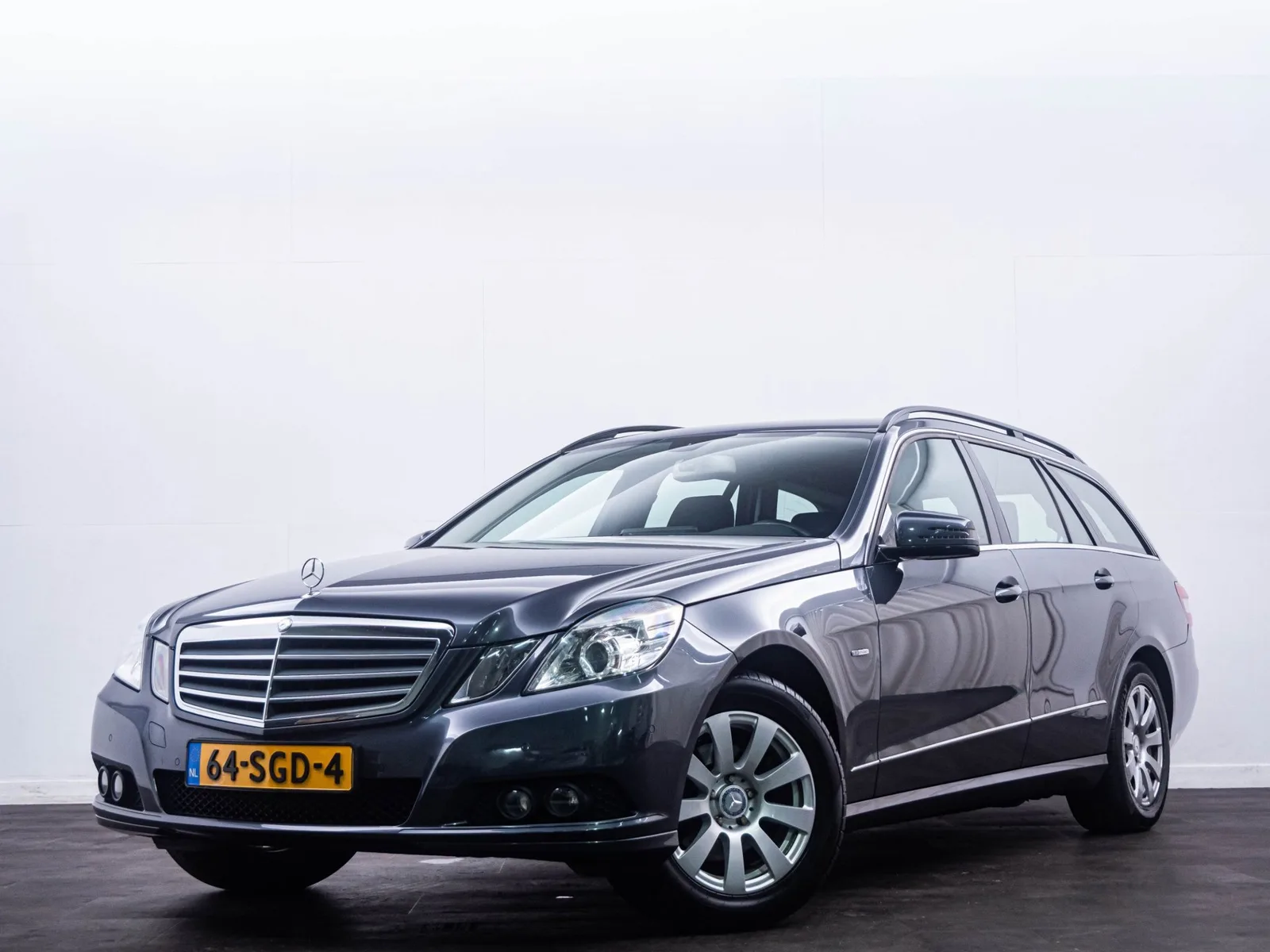 Mercedes-Benz E-Klasse (2010) — foto 1