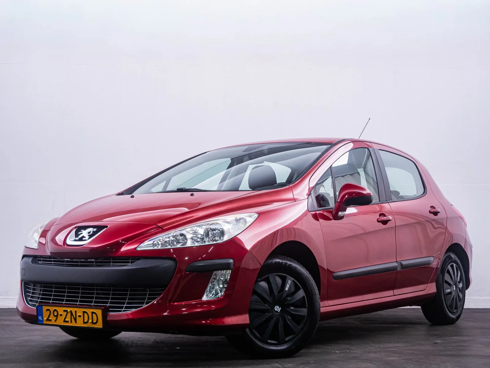 Peugeot 308 (2008) — foto 1