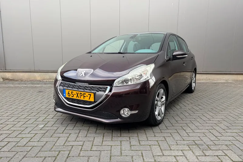 Peugeot 208 (2012)