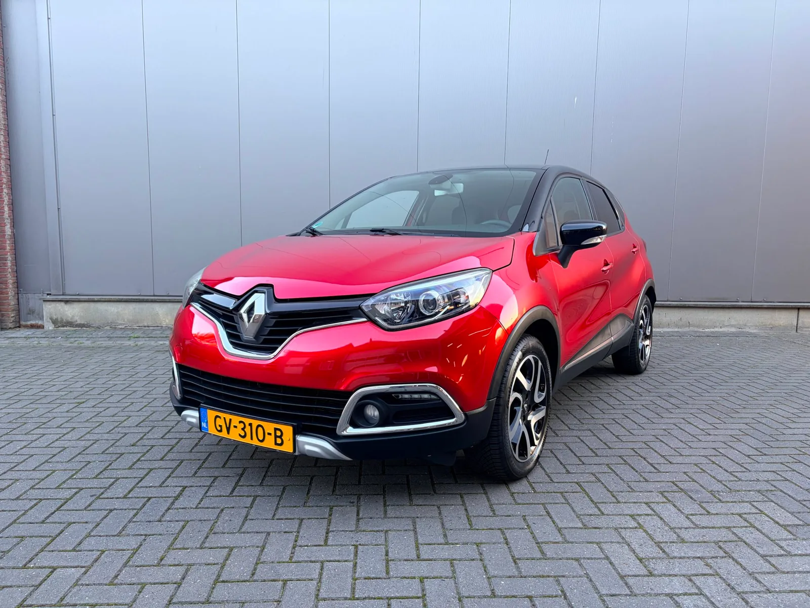 Renault Captur (2015) — foto 1