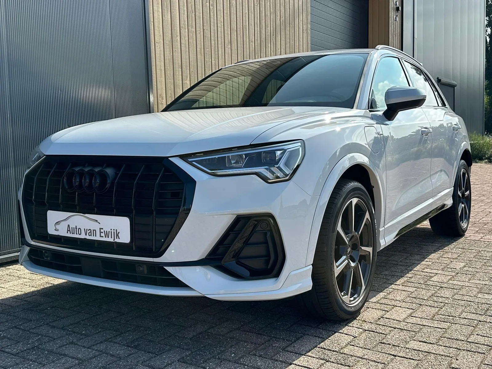 Audi Q3 (2022) — foto 1