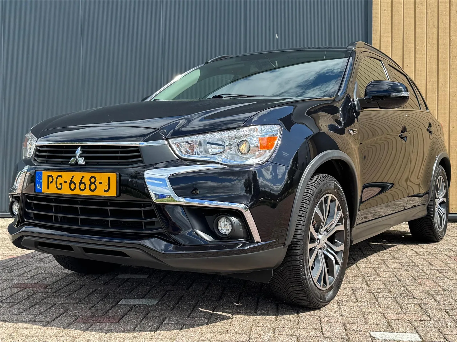 Mitsubishi ASX (2016) — foto 1
