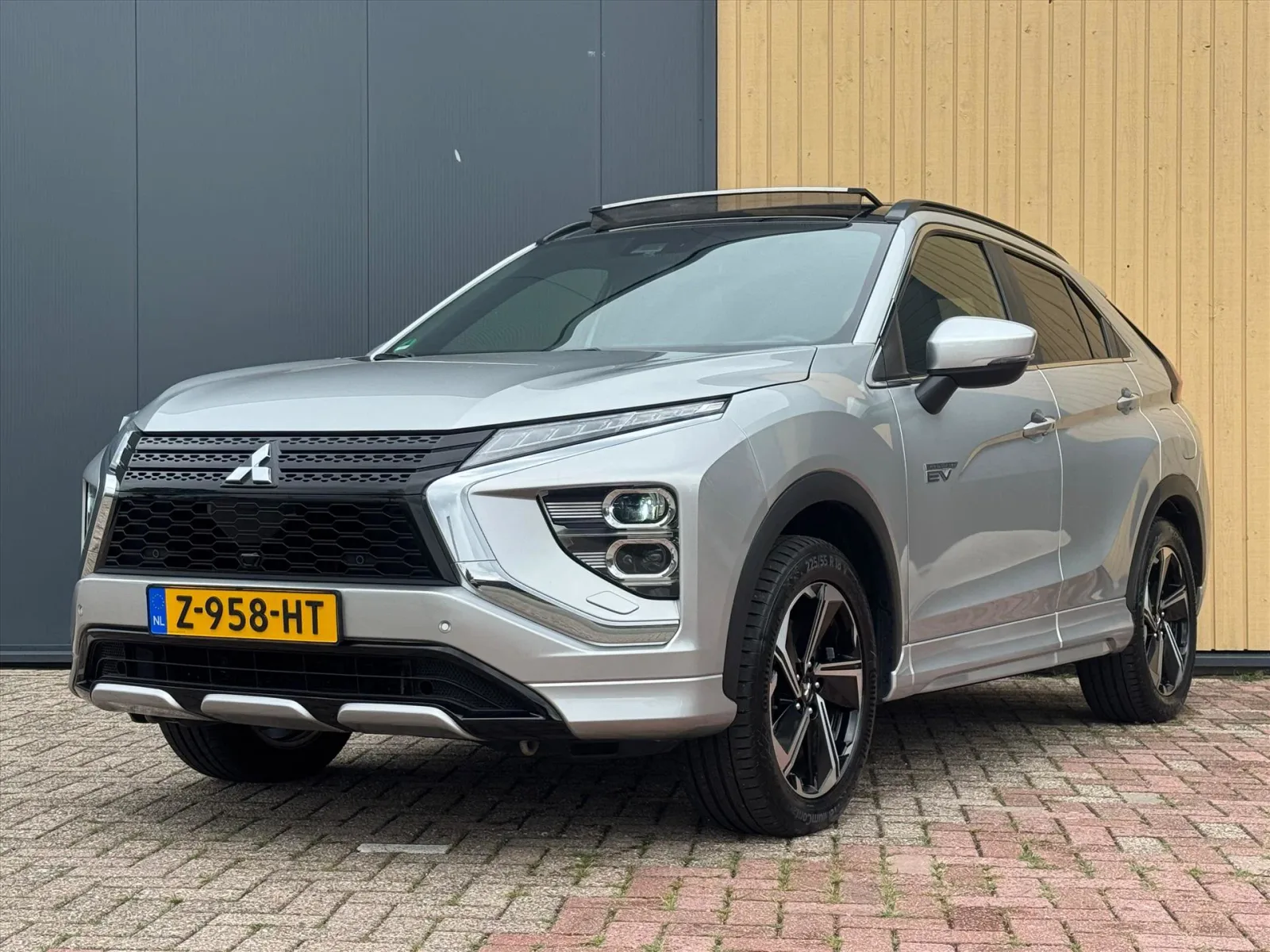 Mitsubishi Eclipse Cross (2021) — foto 1