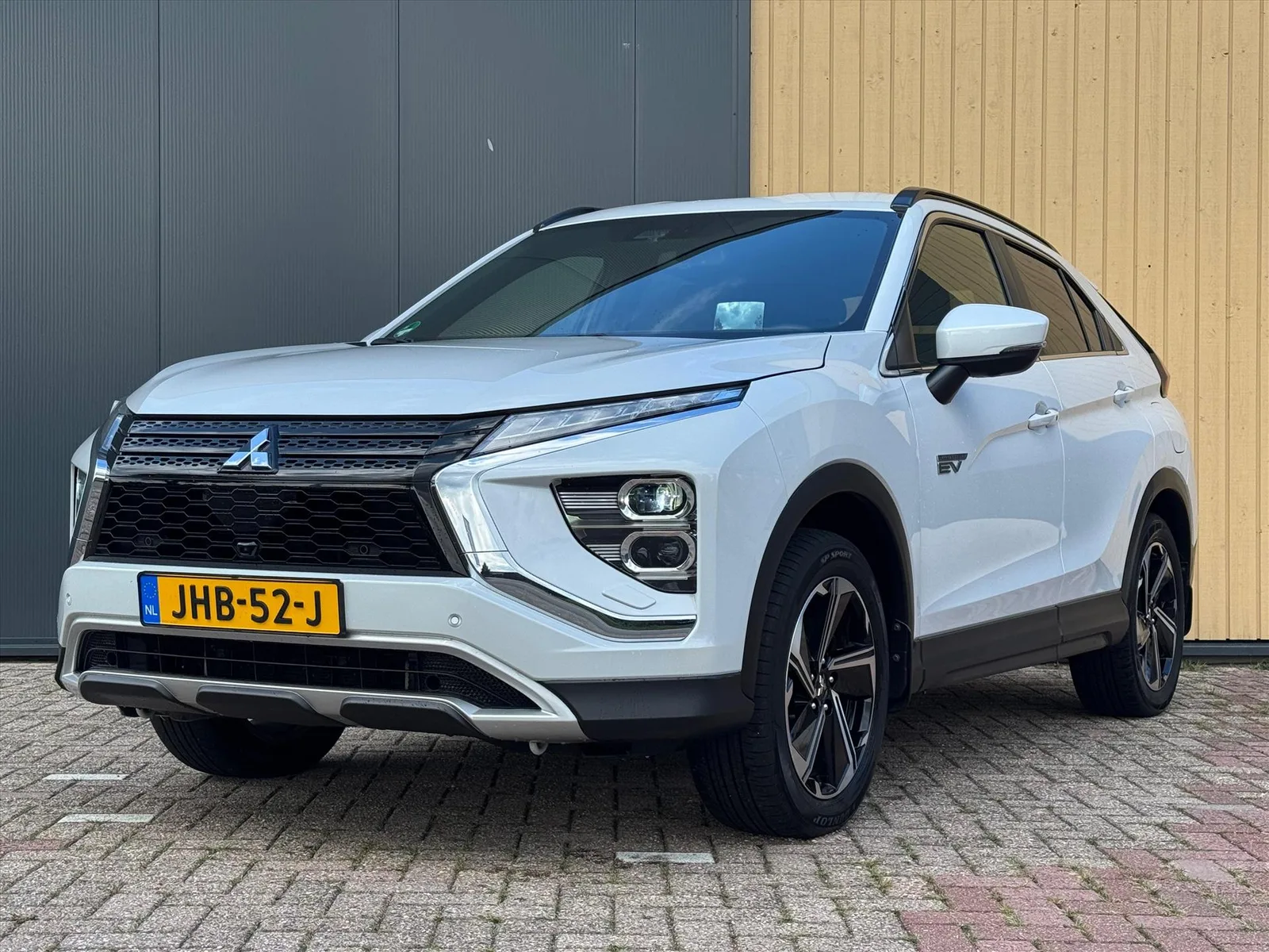 Mitsubishi Eclipse Cross (2021) — foto 1