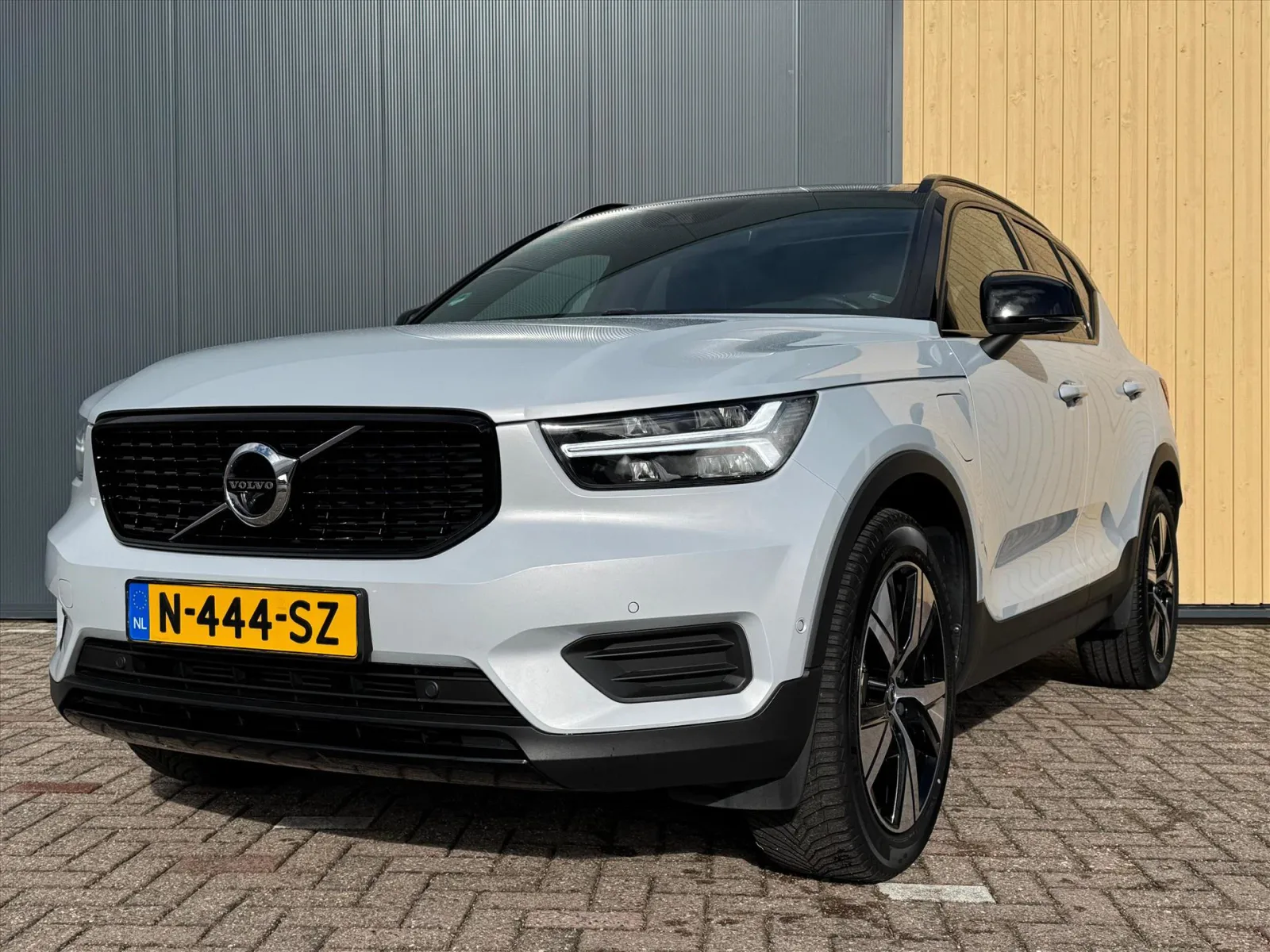 Volvo XC40 (2020) — foto 1