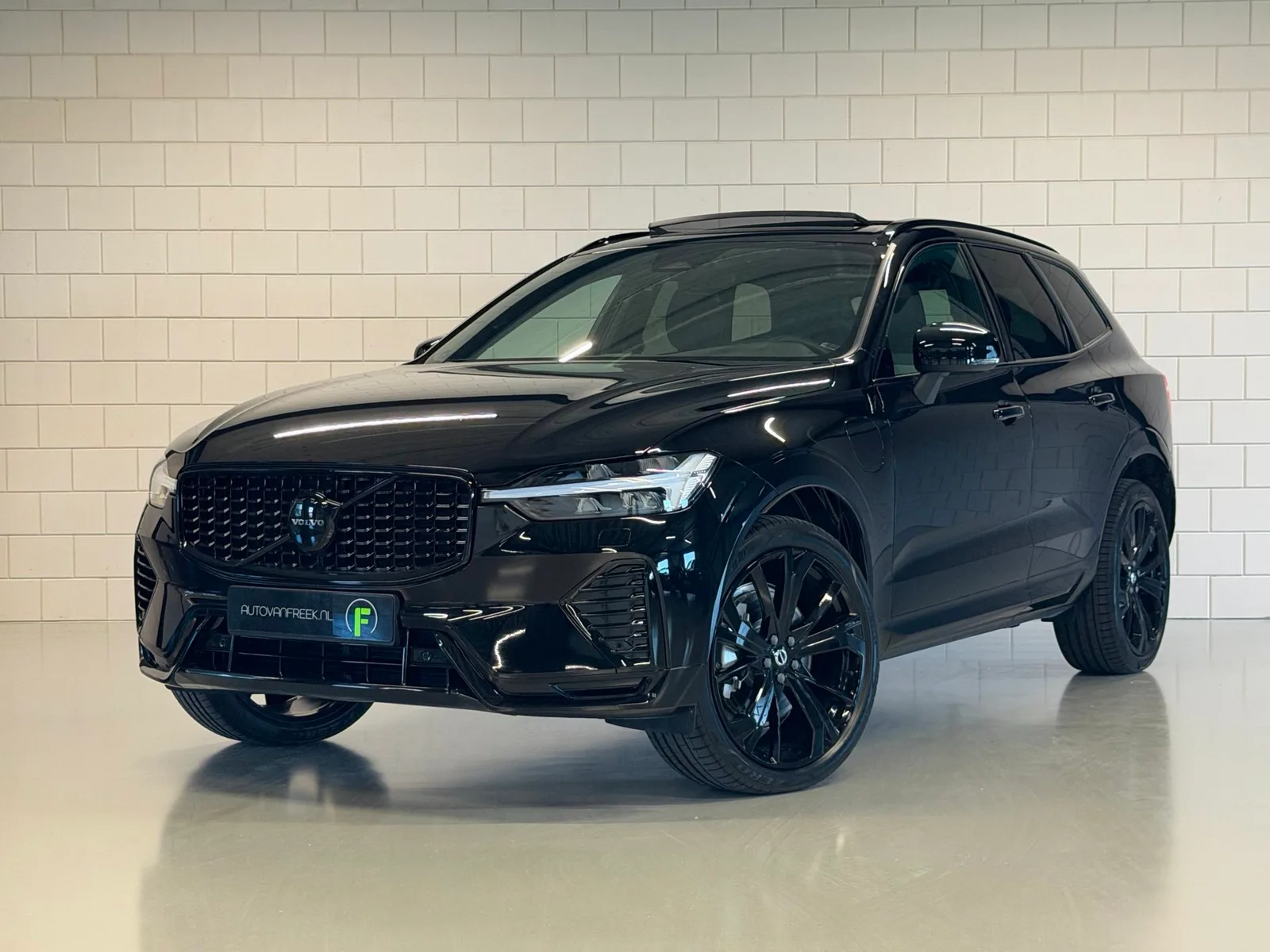 Volvo XC60 (2025) — foto 1