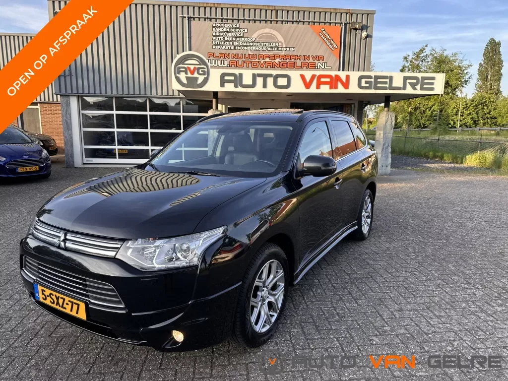 Mitsubishi Outlander (2013) — foto 1