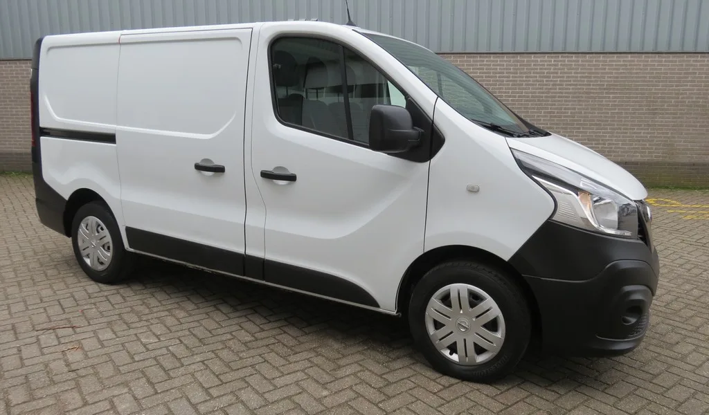 Nissan NV300 (2020) — foto 1