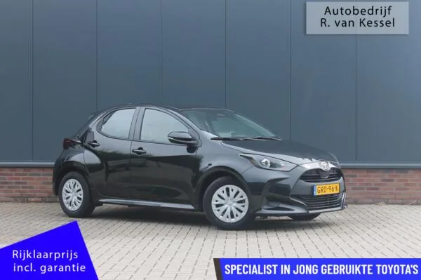 Toyota Yaris (2024) — foto 1
