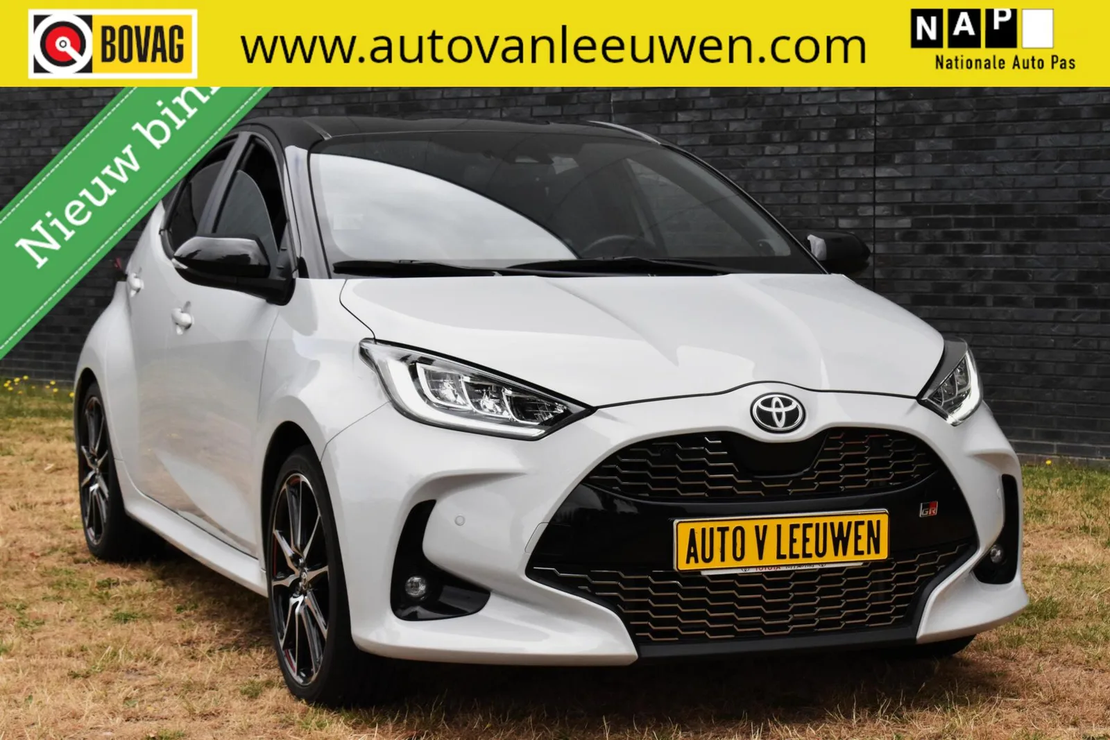 Toyota Yaris (2022) — foto 1