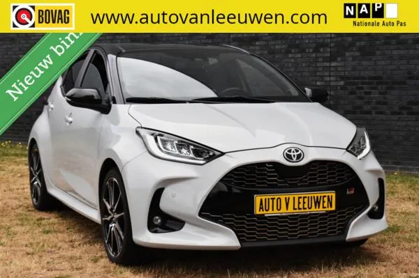 Toyota Yaris (2022) — foto 1